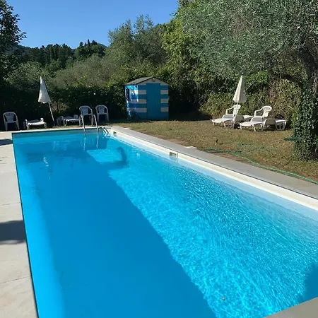 木屋 Il Pollaio - Relax E Piscina *